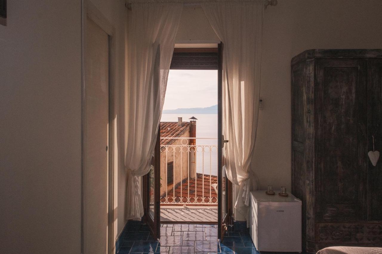 مبيت وإفطار سان نيكولا أرسيلا La Casa Nel Borgo المظهر الخارجي الصورة